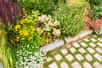 Le manque de précipitations épisodique peut avoir un impact sur le jardin et notamment sur les fleurs qui peuvent faner et dépérir rapidement si vous n’anticipez pas les gestes à faire.